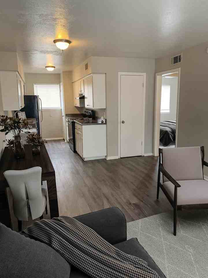 Monarch Court - Photo 7 of 32