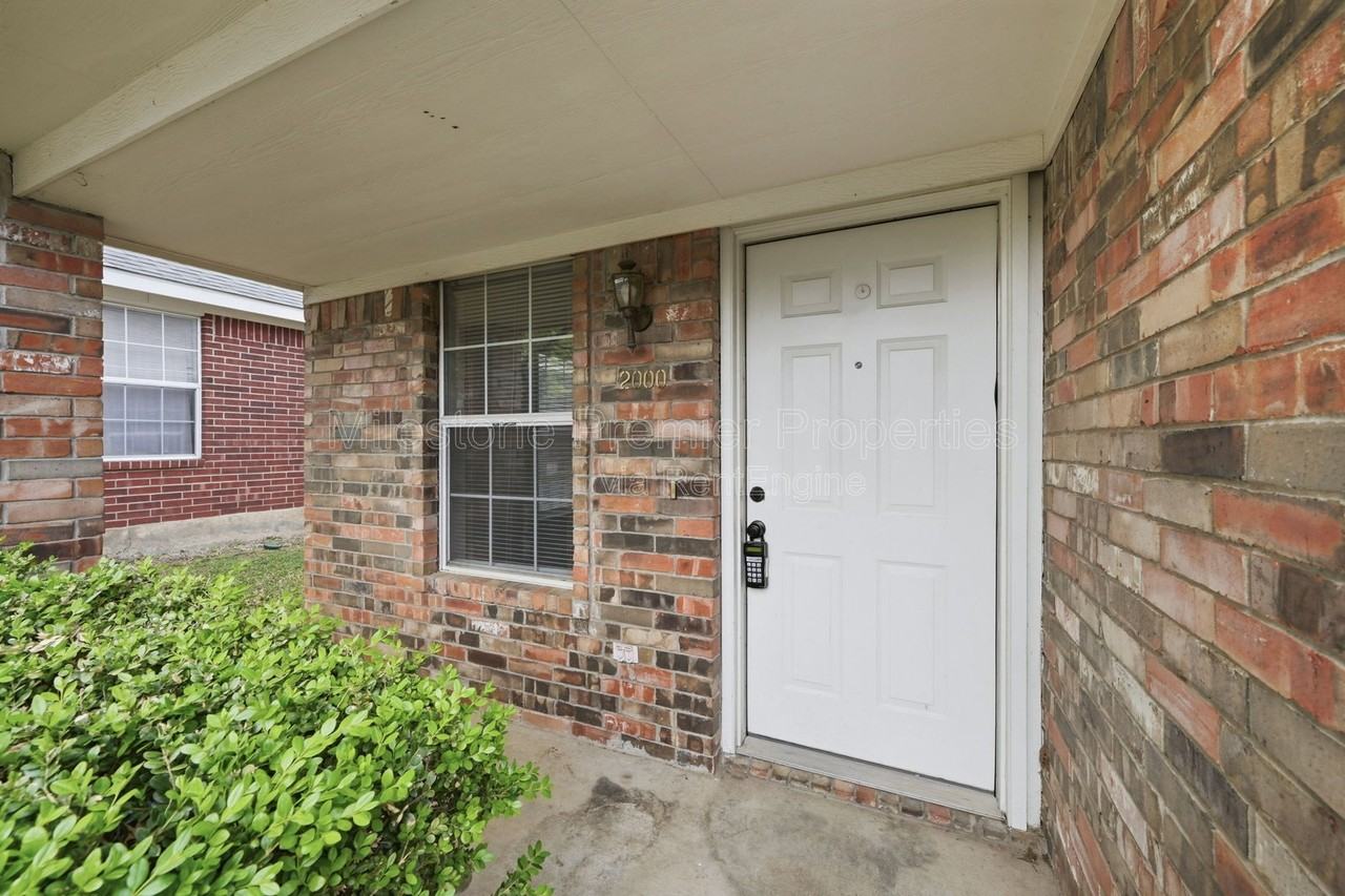 2000 Monte Cristo Way - Photo 4 of 24