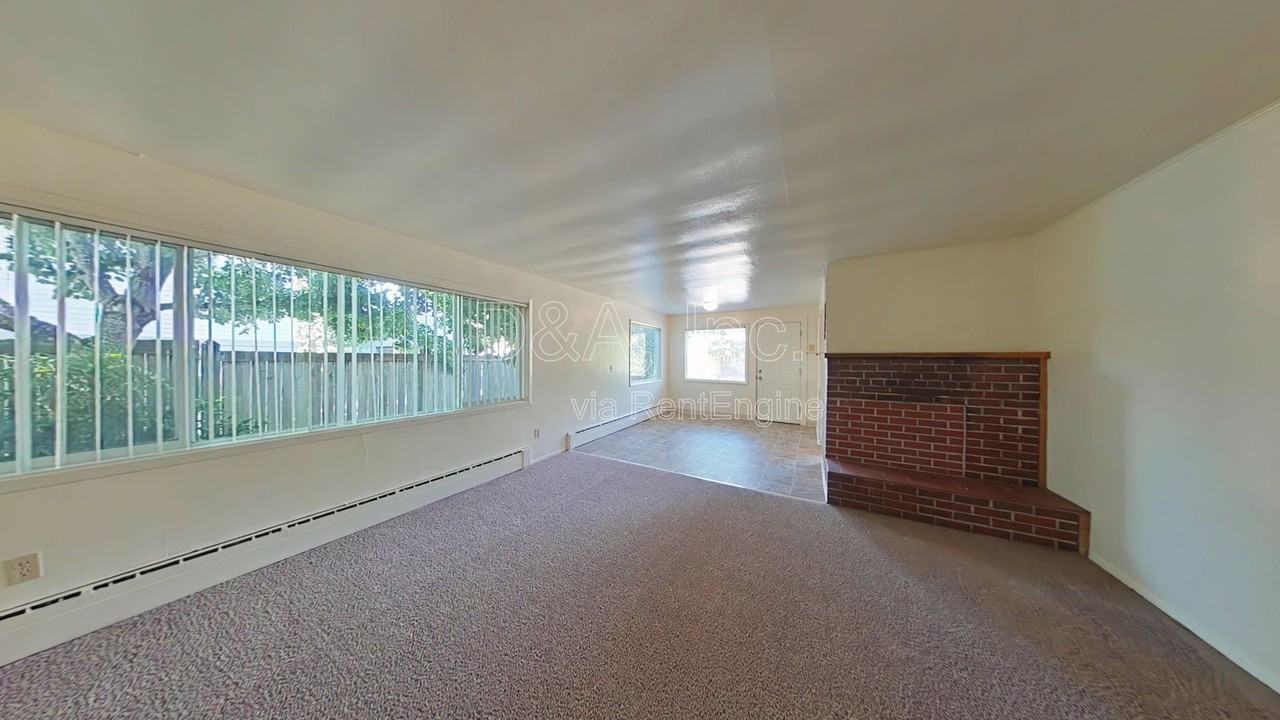 426 Nw 25th St - Photo 2 of 14