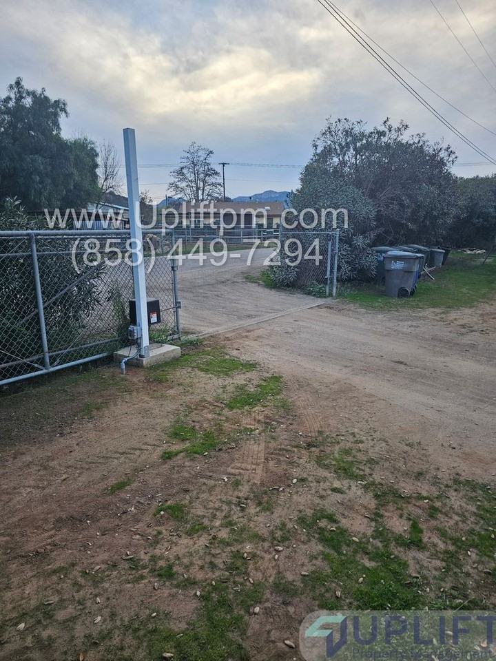 3361 Dye Rd - Photo 2 of 7