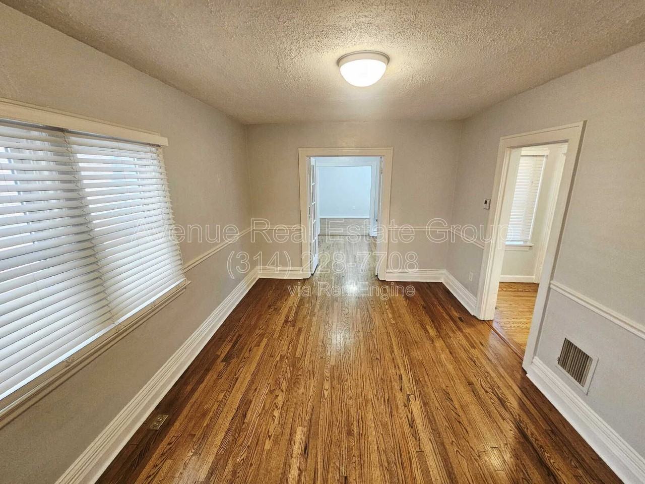 3717 Cambridge Ave - Photo 4 of 19