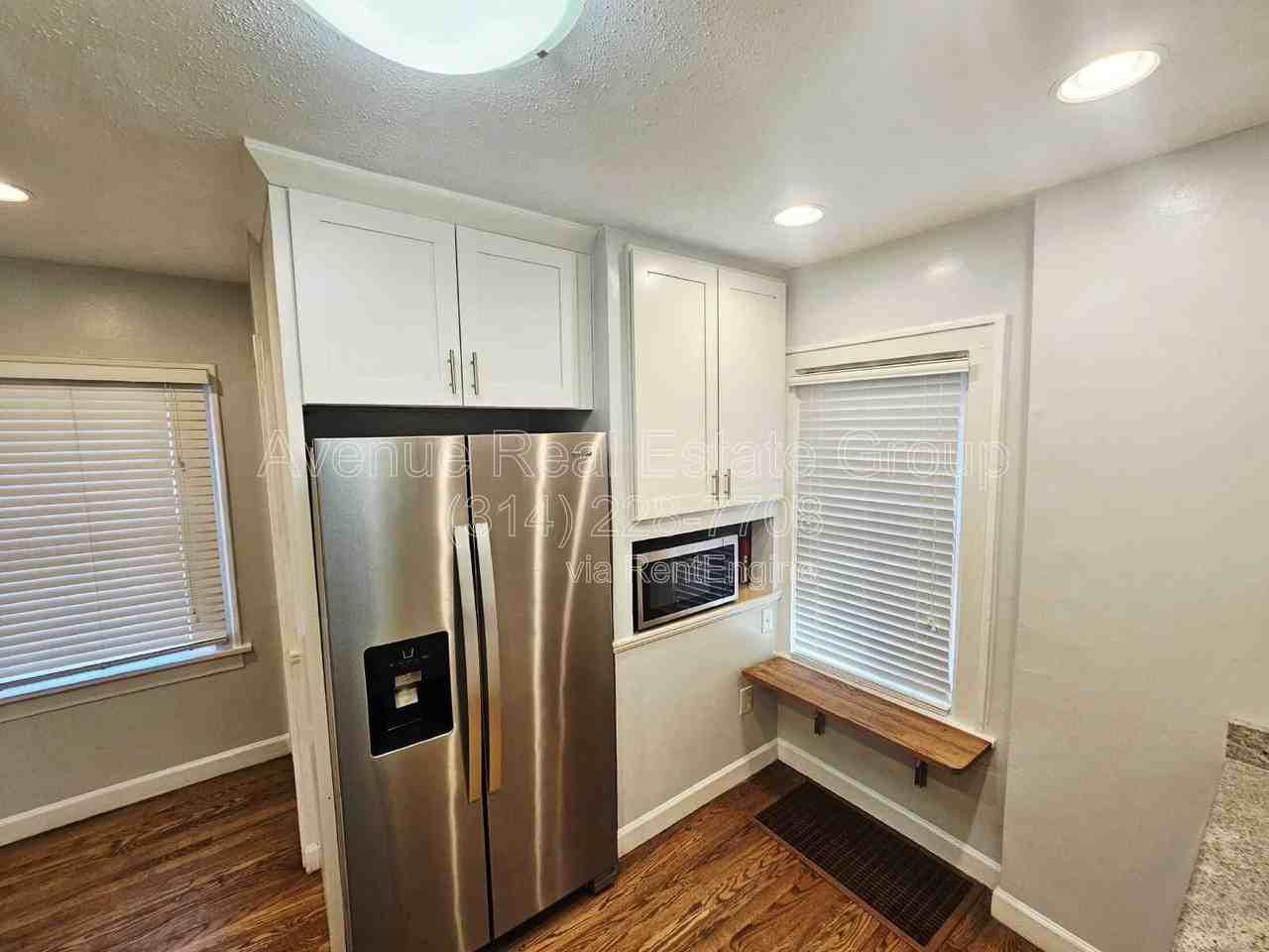 3717 Cambridge Ave - Photo 6 of 19