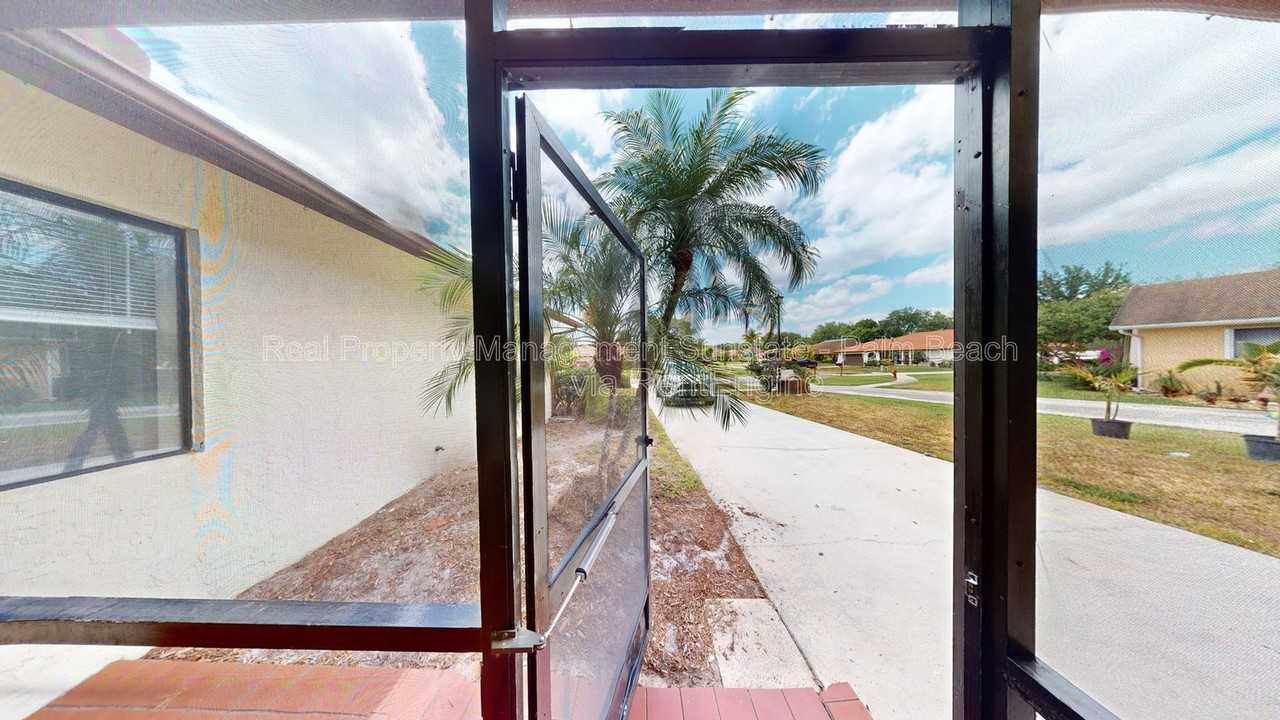 609 White Water Dr - Photo 3 of 22