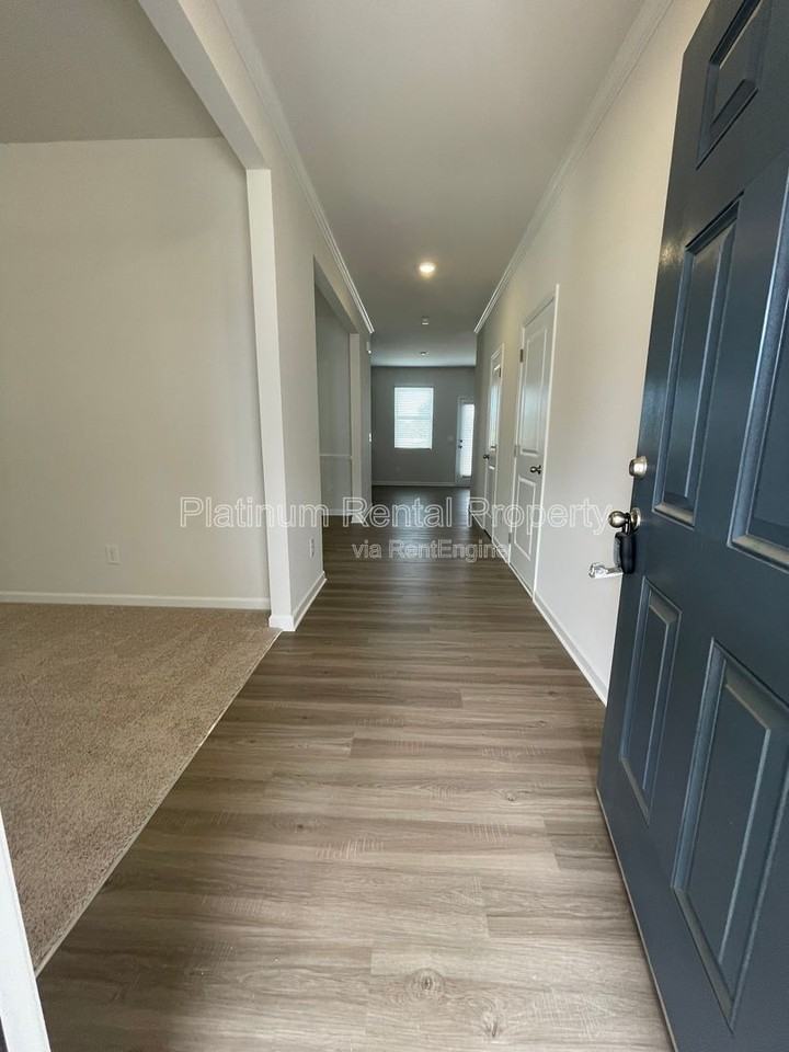 74 Hampton Ridge Way - Photo 3 of 31