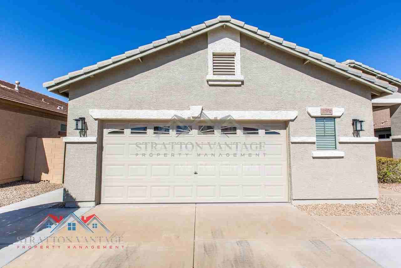 17932 W Caribbean Ln - Photo 4 of 50