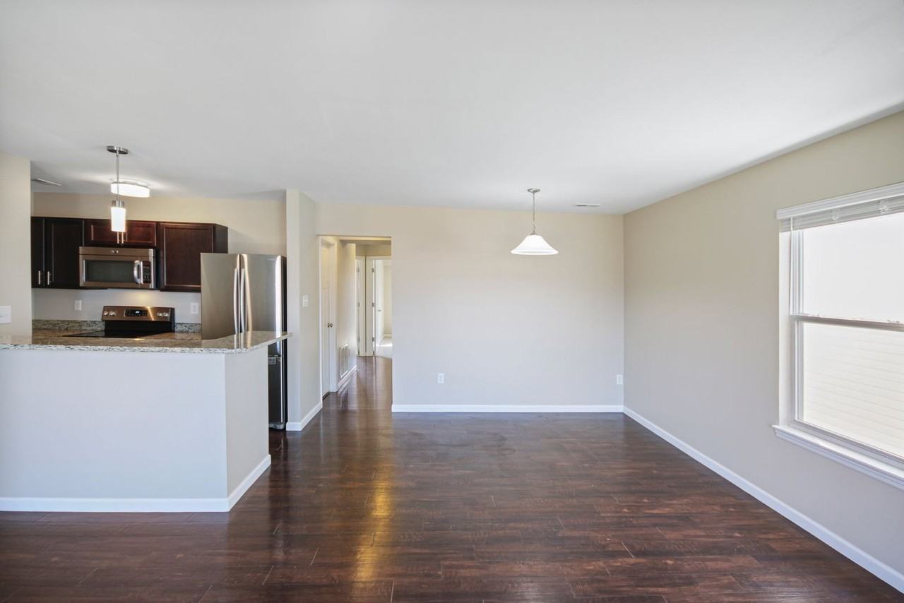 321 Stonewall Creek Dr - Photo 3 of 24