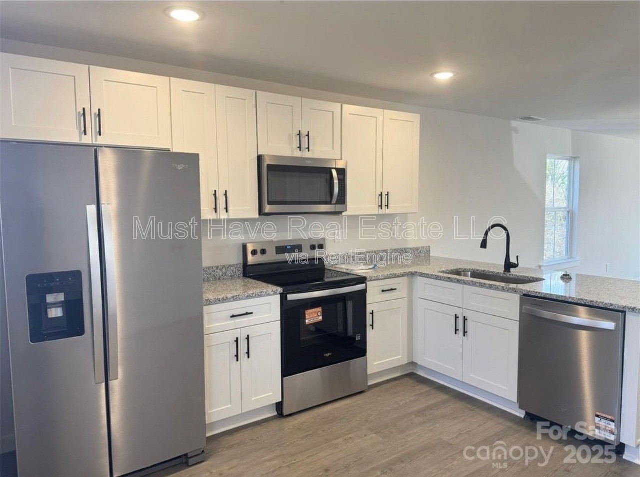 117 3rd Ave Se #1 - Photo 2 of 20