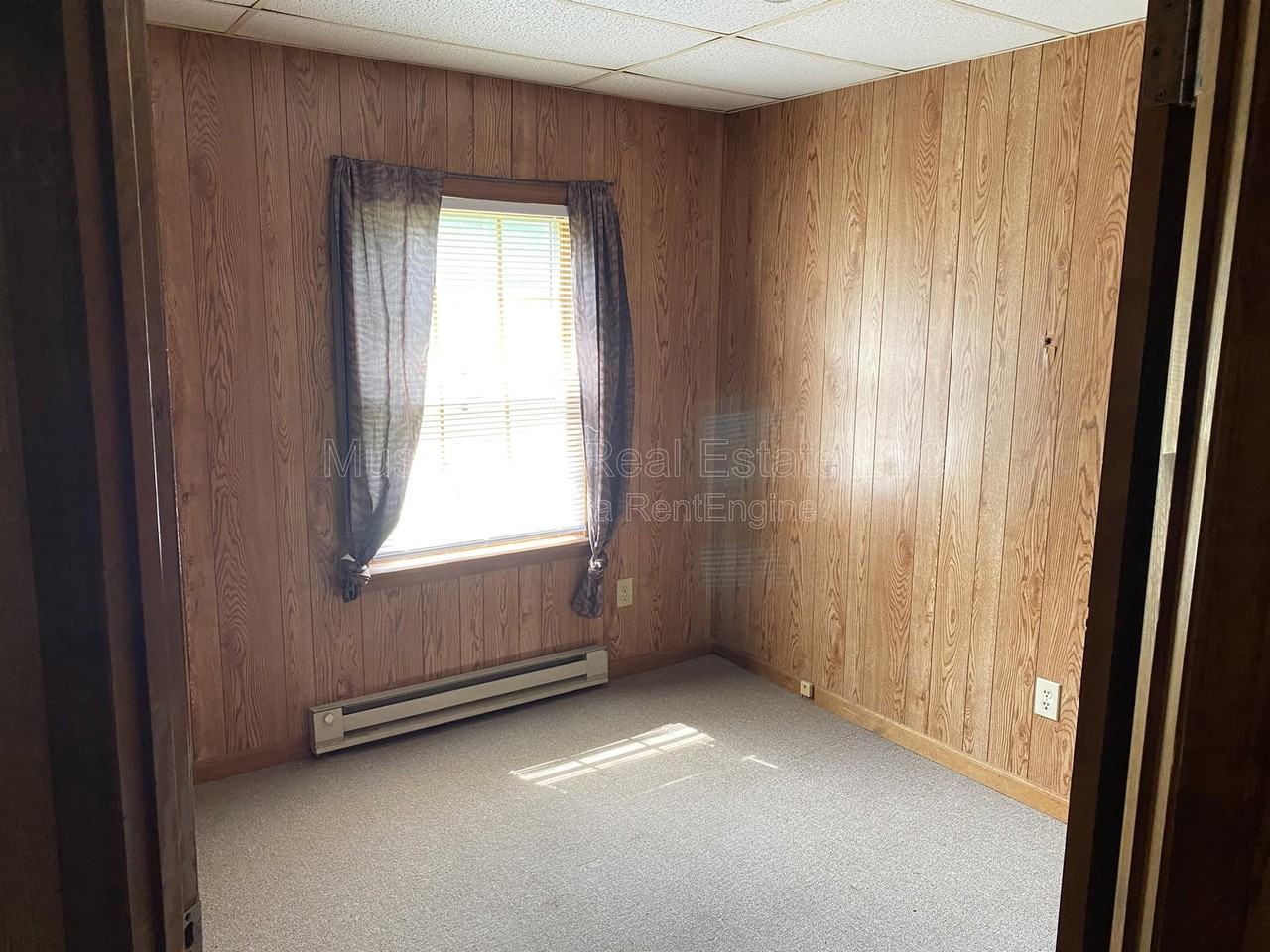 1627 B Ave Se - Photo 3 of 12