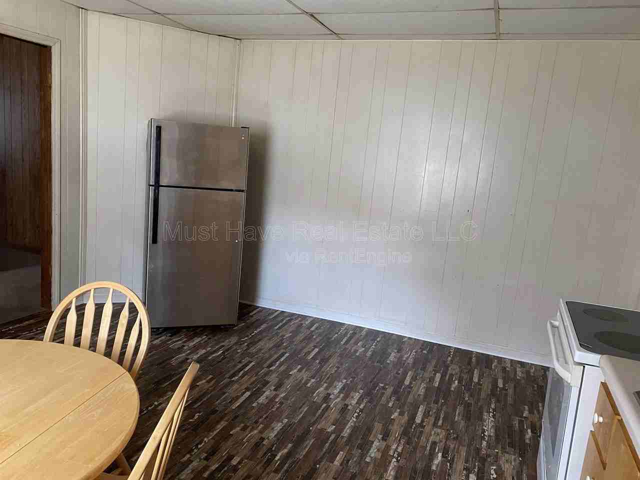 1627 B Ave Se - Photo 6 of 12