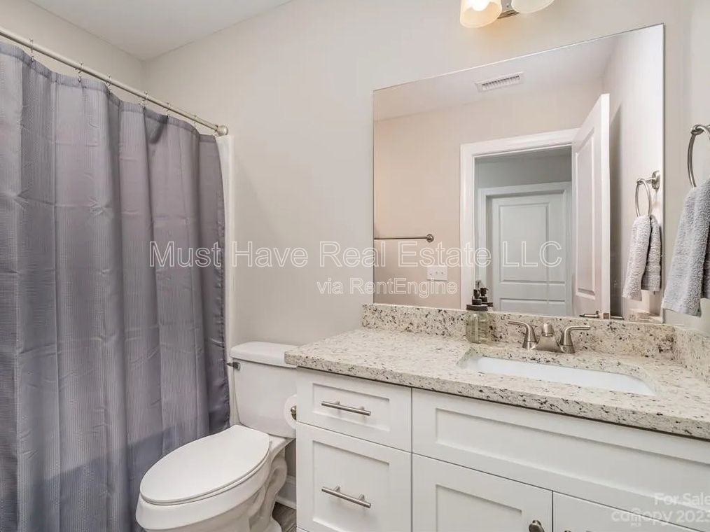 1328 26th Ave Ne - Photo 5 of 12