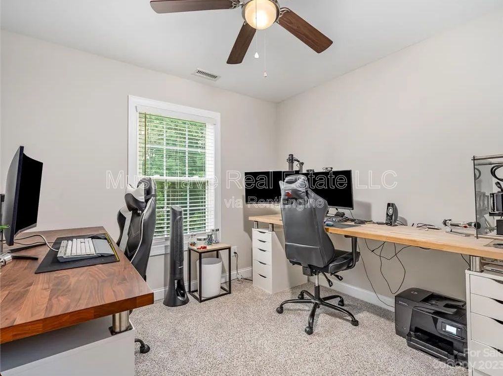 1328 26th Ave Ne - Photo 6 of 12