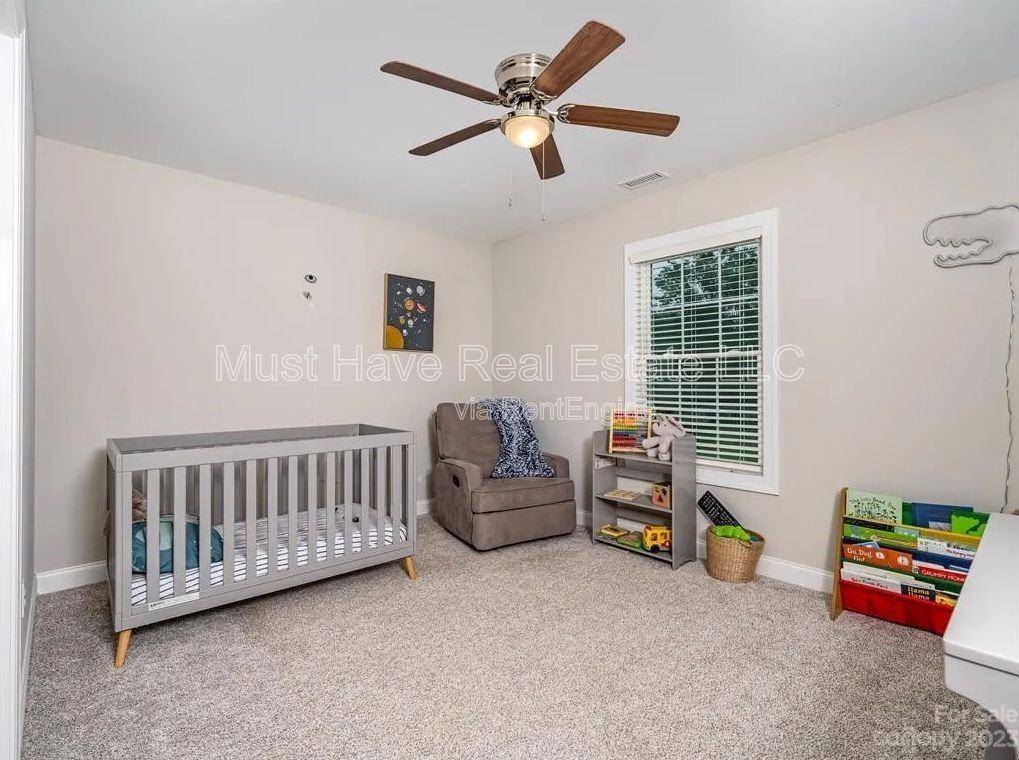 1328 26th Ave Ne - Photo 7 of 12