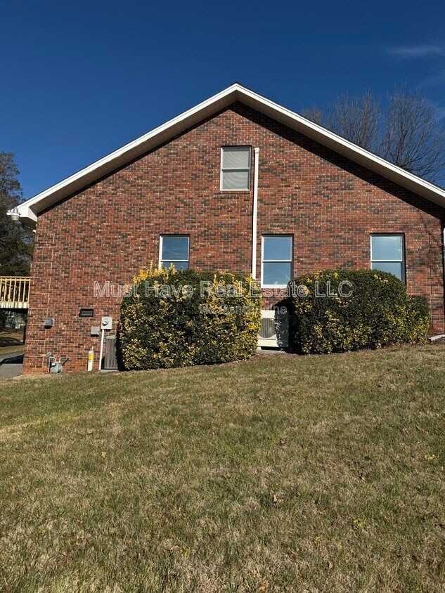 518 4th St Sw #1 - Photo 4 of 10