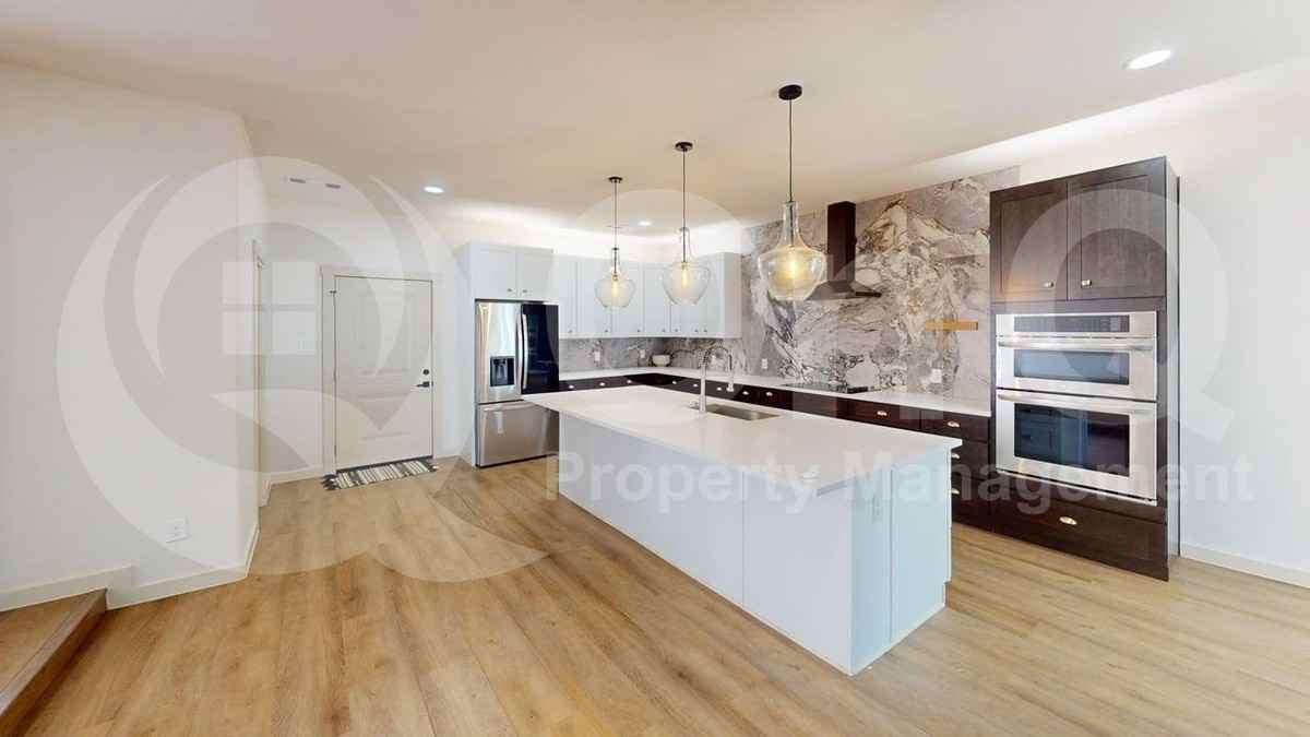 2517 Canterbury Ct - Photo 4 of 21