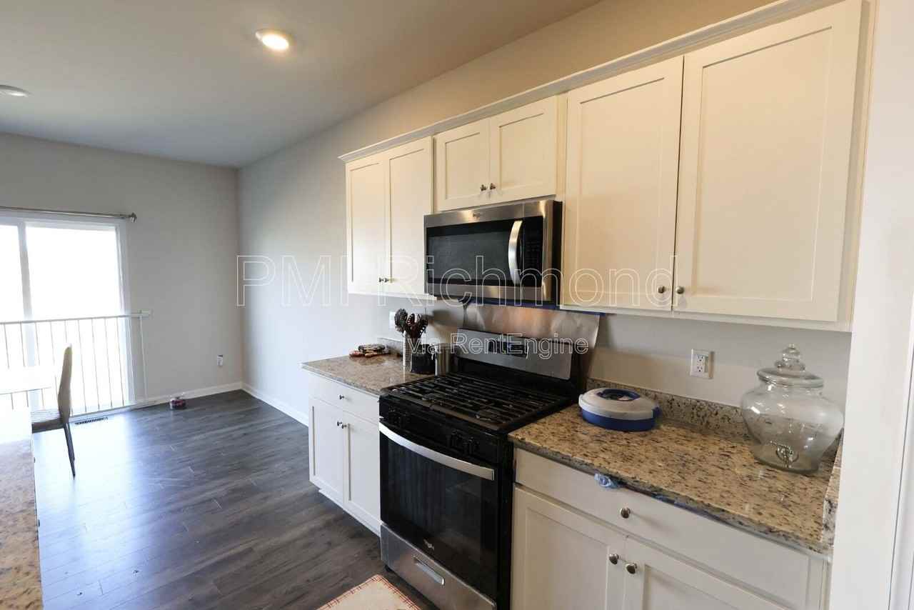 7001 Batten Ct - Photo 7 of 26