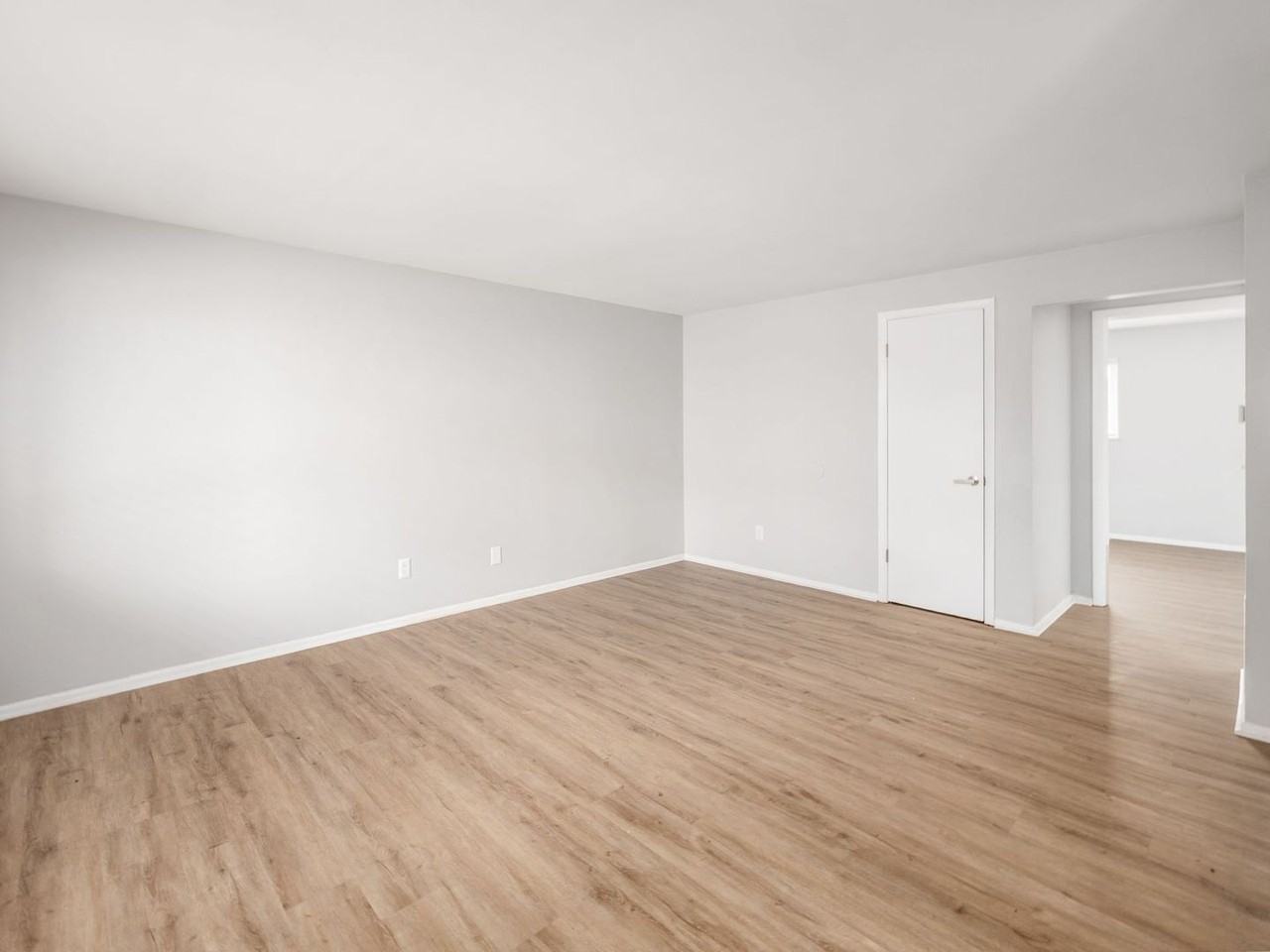 593 Riverview Dr #D - Photo 4 of 21