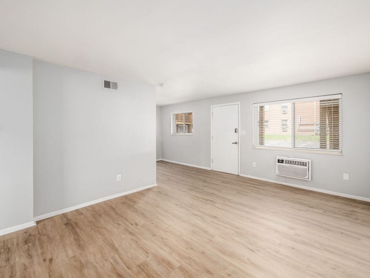 593 Riverview Dr #D - Photo 6 of 21