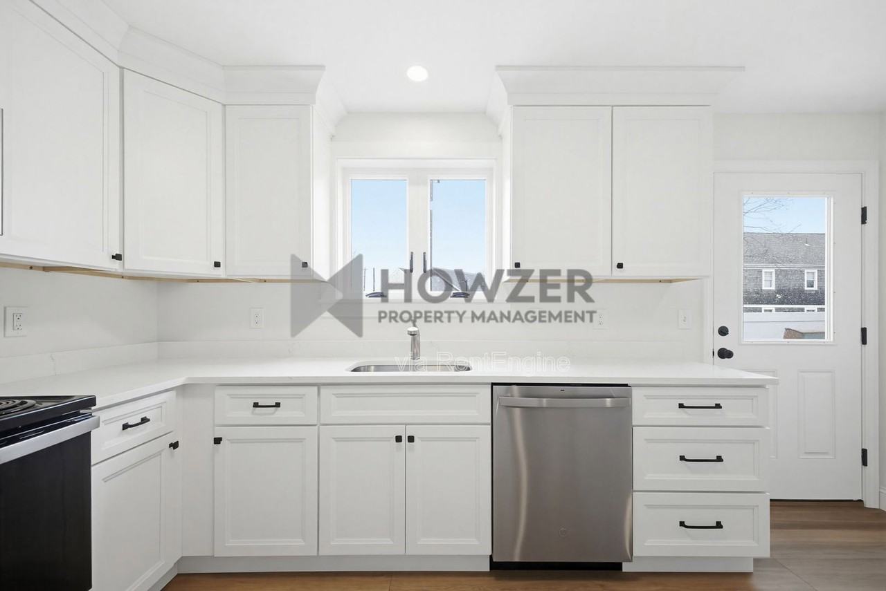 24 Crocker St #C1 - Photo 3 of 24