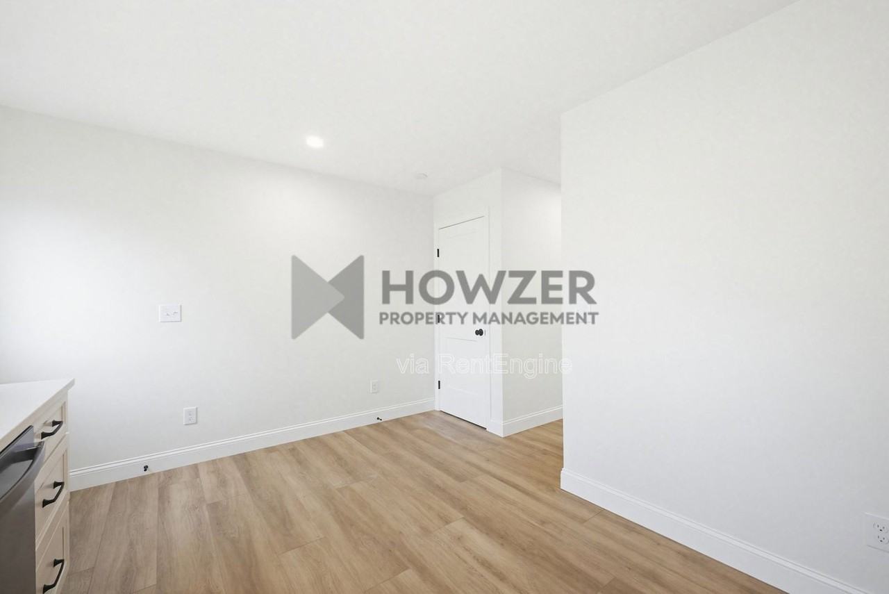 24 Crocker St #C1 - Photo 7 of 24