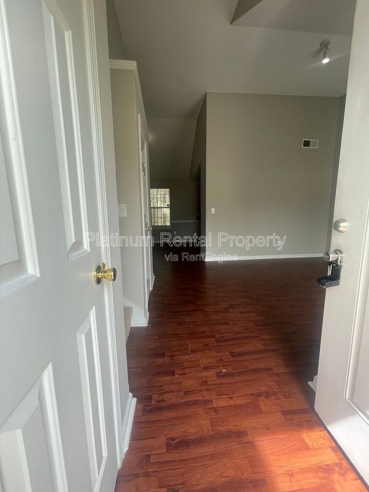 3607 Waldrop Rd - Photo 5 of 38