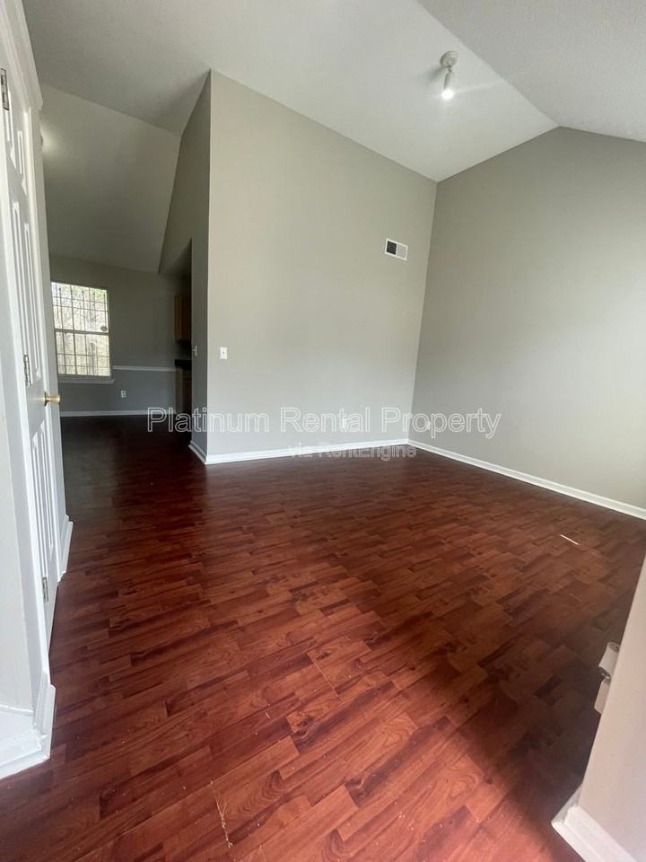 3607 Waldrop Rd - Photo 6 of 38