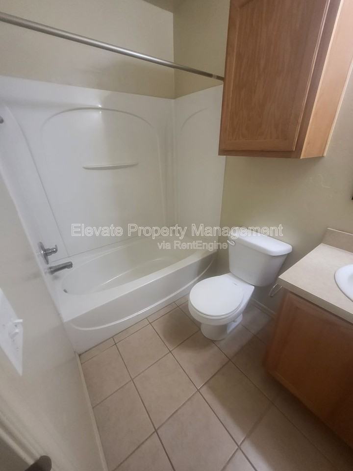 923 W Prairie Wind Way - Photo 2 of 17