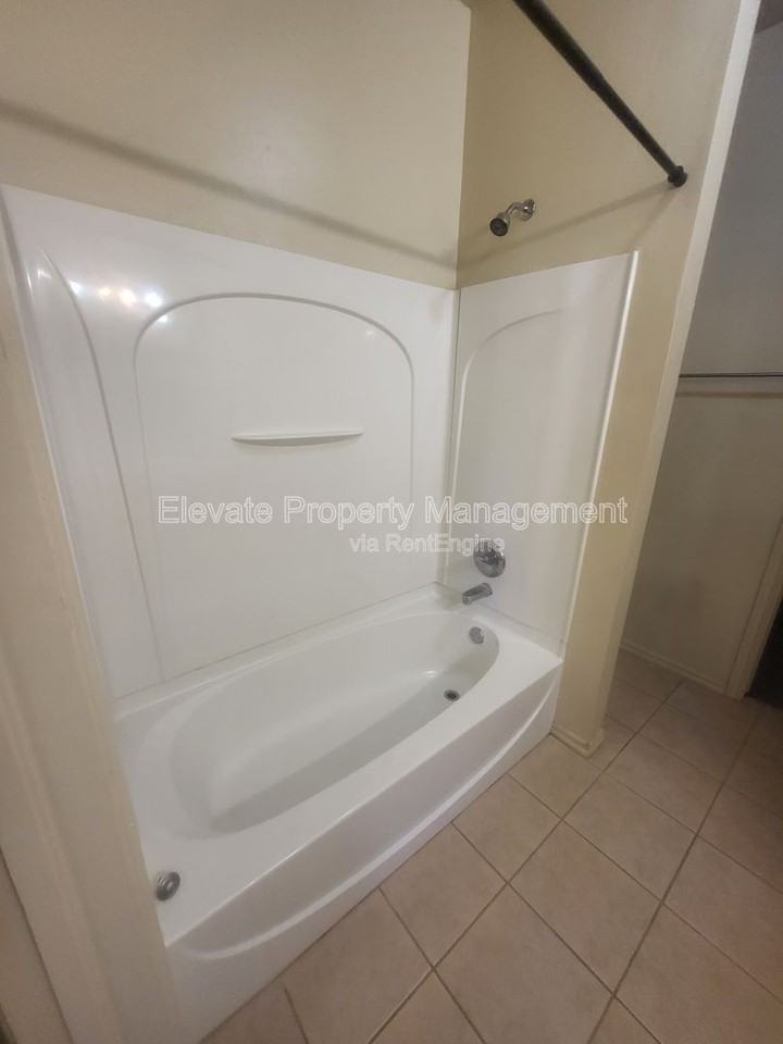 923 W Prairie Wind Way - Photo 5 of 17