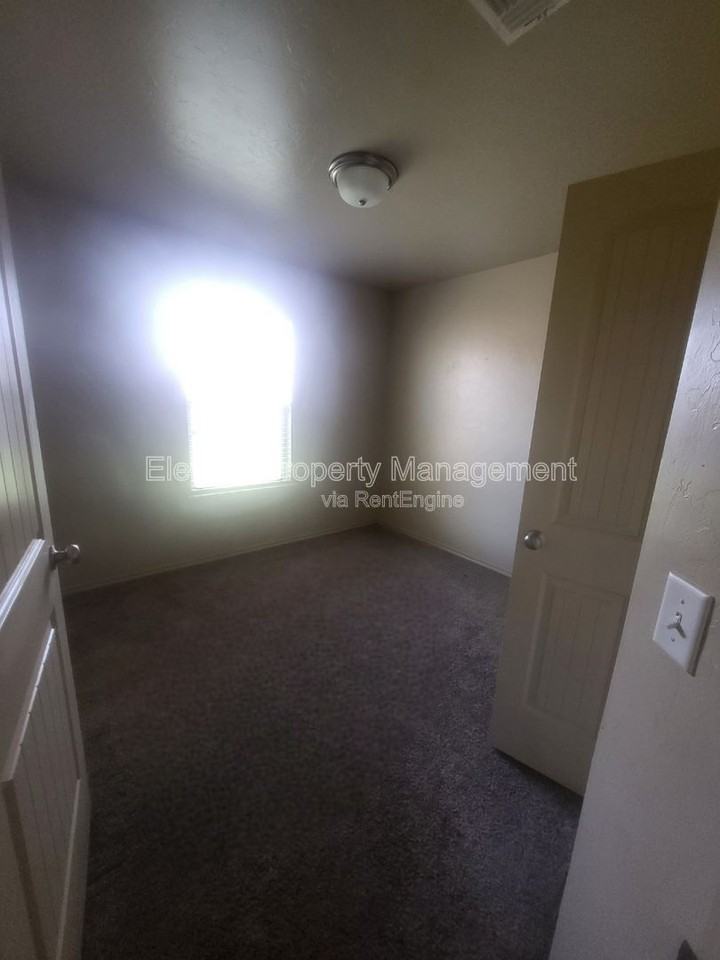 923 W Prairie Wind Way - Photo 7 of 17