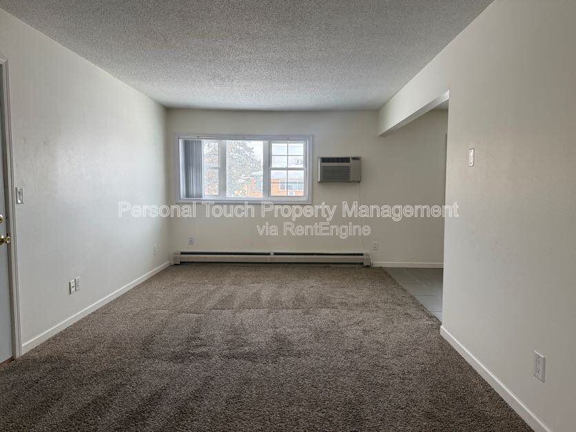 912 18 1/2 St S #3 - Photo 3 of 17