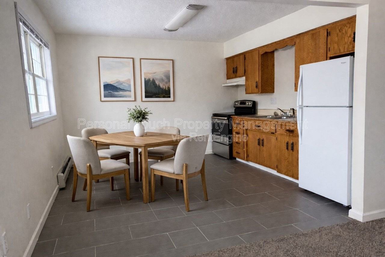 912 18 1/2 St S #3 - Photo 7 of 17