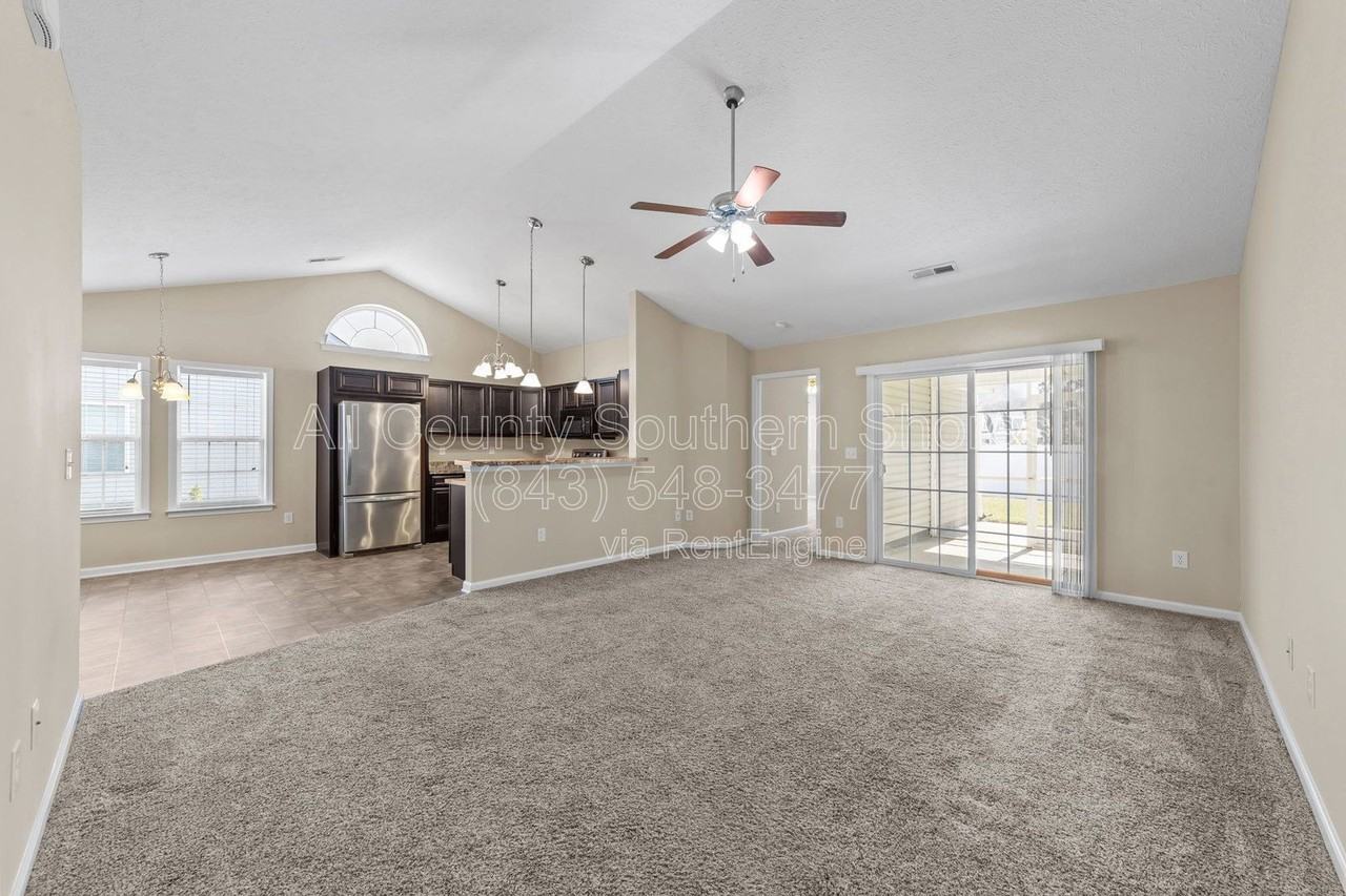 240 Ackerman Dr - Photo 6 of 38