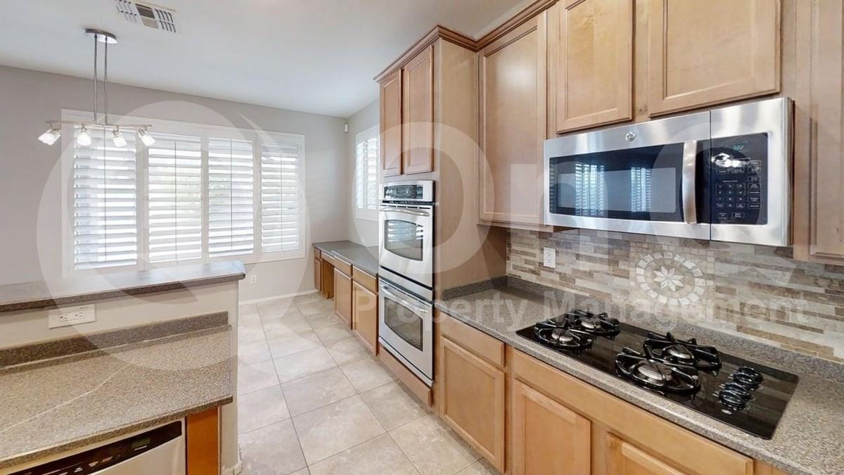 3114 W Languid Ln - Photo 3 of 31