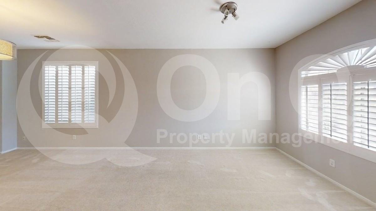 3114 W Languid Ln - Photo 6 of 31