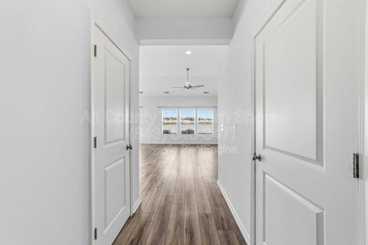 877 Devon Estate Ave - Photo 6 of 41