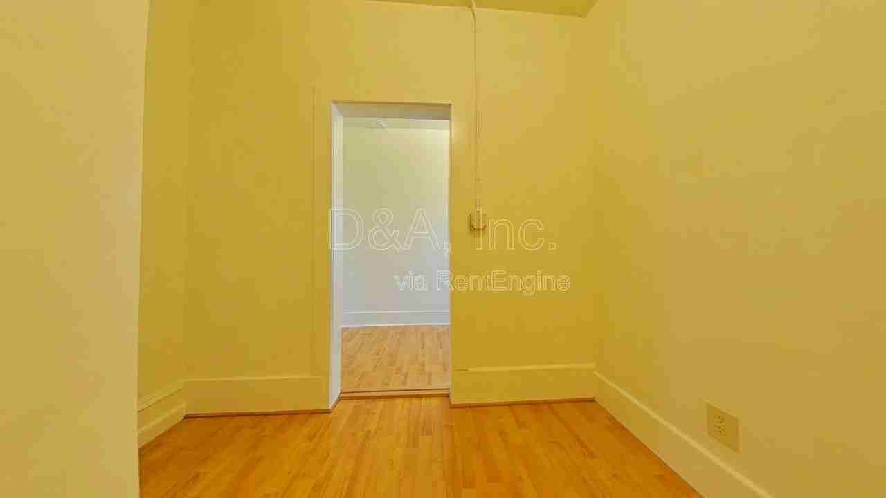 1363 Nw Monroe Ave #1 - Photo 5 of 9