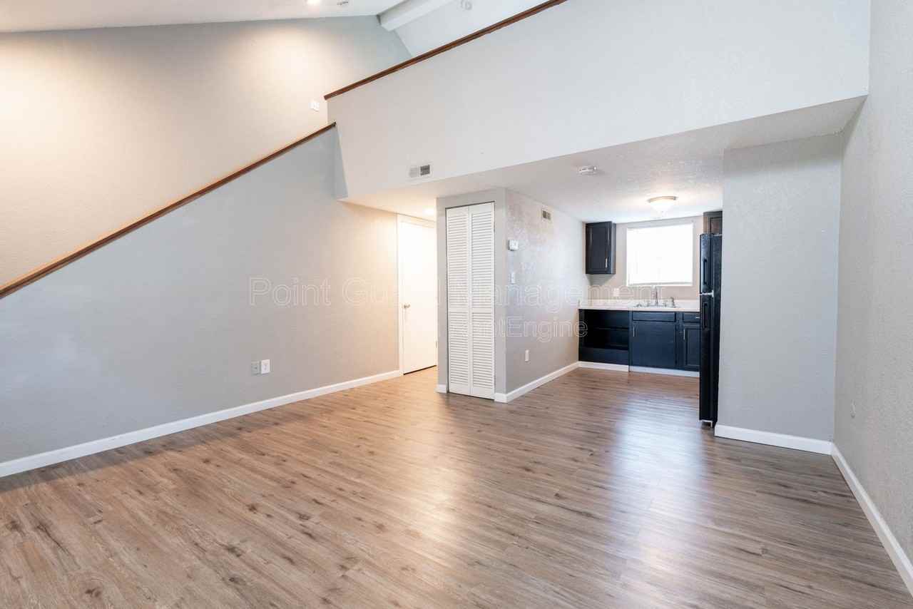 3032 N Arkansas Ave #3 - Photo 2 of 29