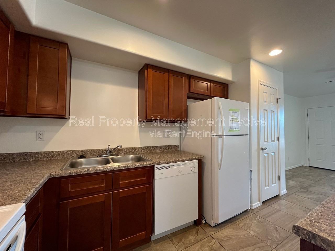 10402 N 9th Ave #1 - Photo 7 of 19