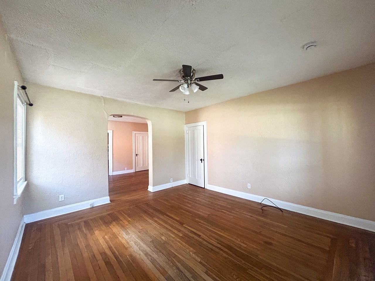 6338 Hamilton Ave - Photo 3 of 14