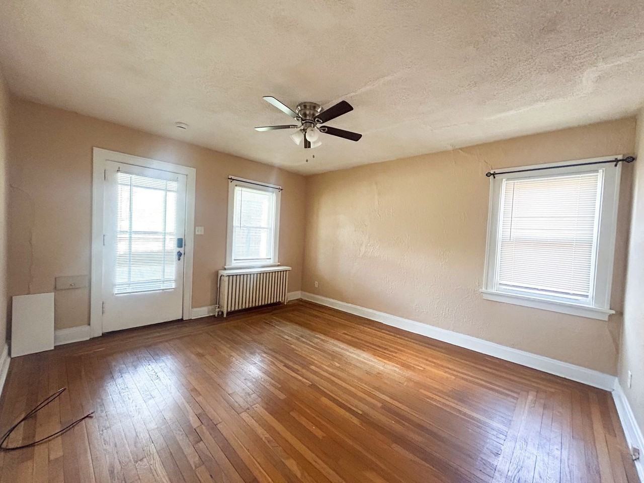 6338 Hamilton Ave - Photo 4 of 14