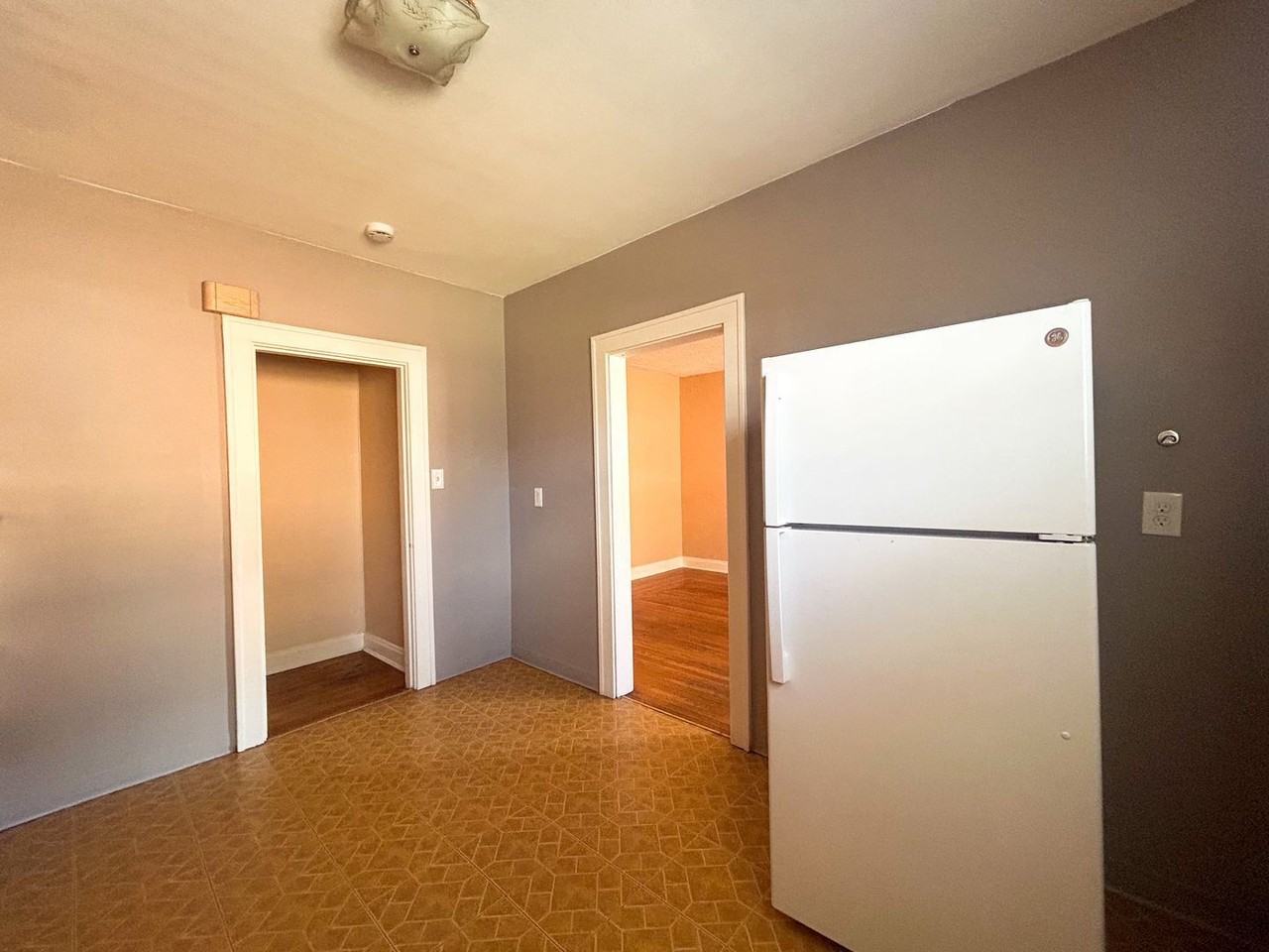 6338 Hamilton Ave - Photo 7 of 14