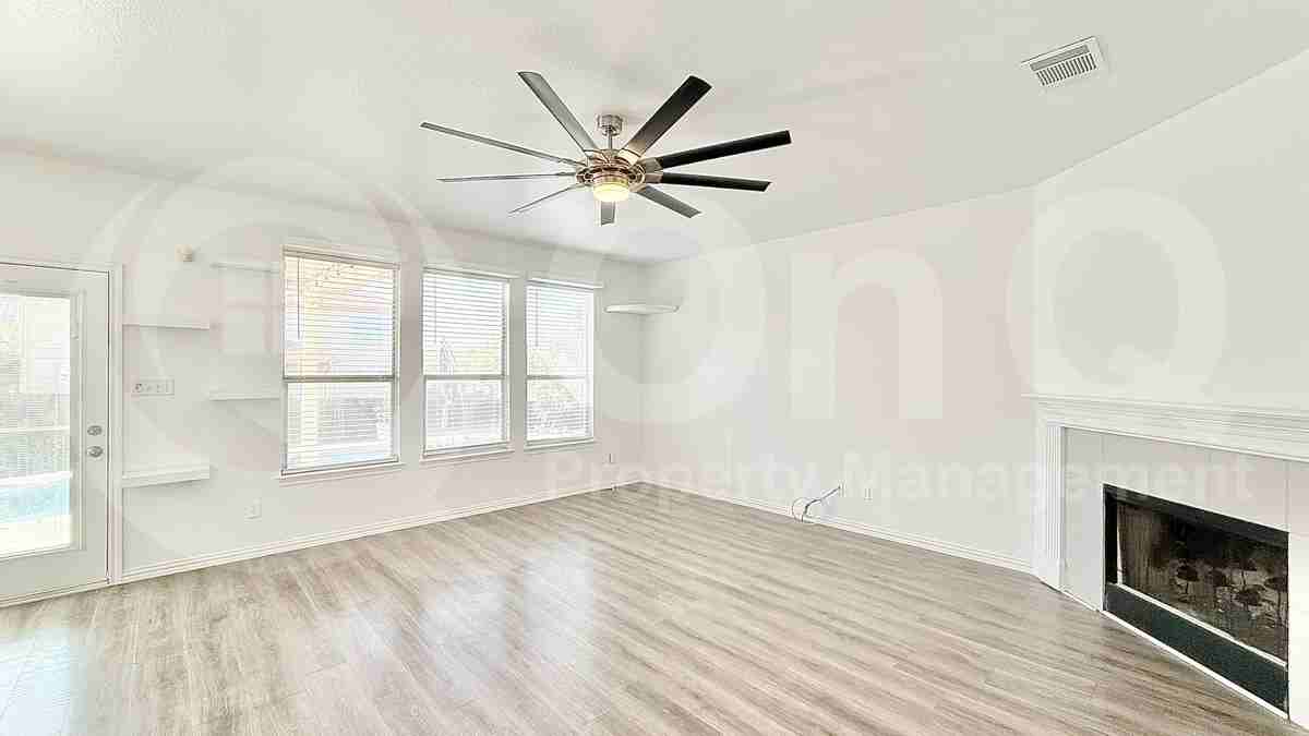 2302 Boulder Run - Photo 7 of 20