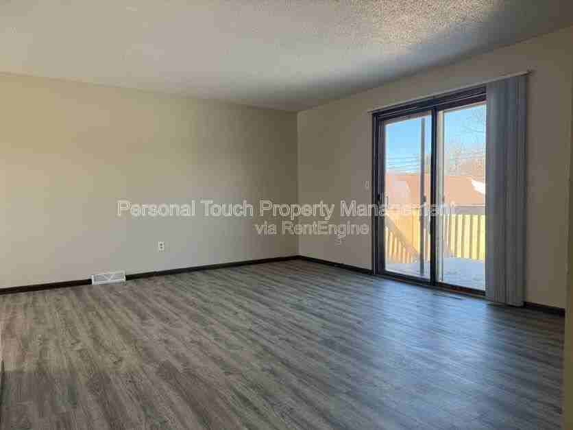 407 5th St E - Photo 3 of 18