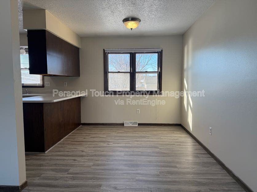 407 5th St E - Photo 6 of 18