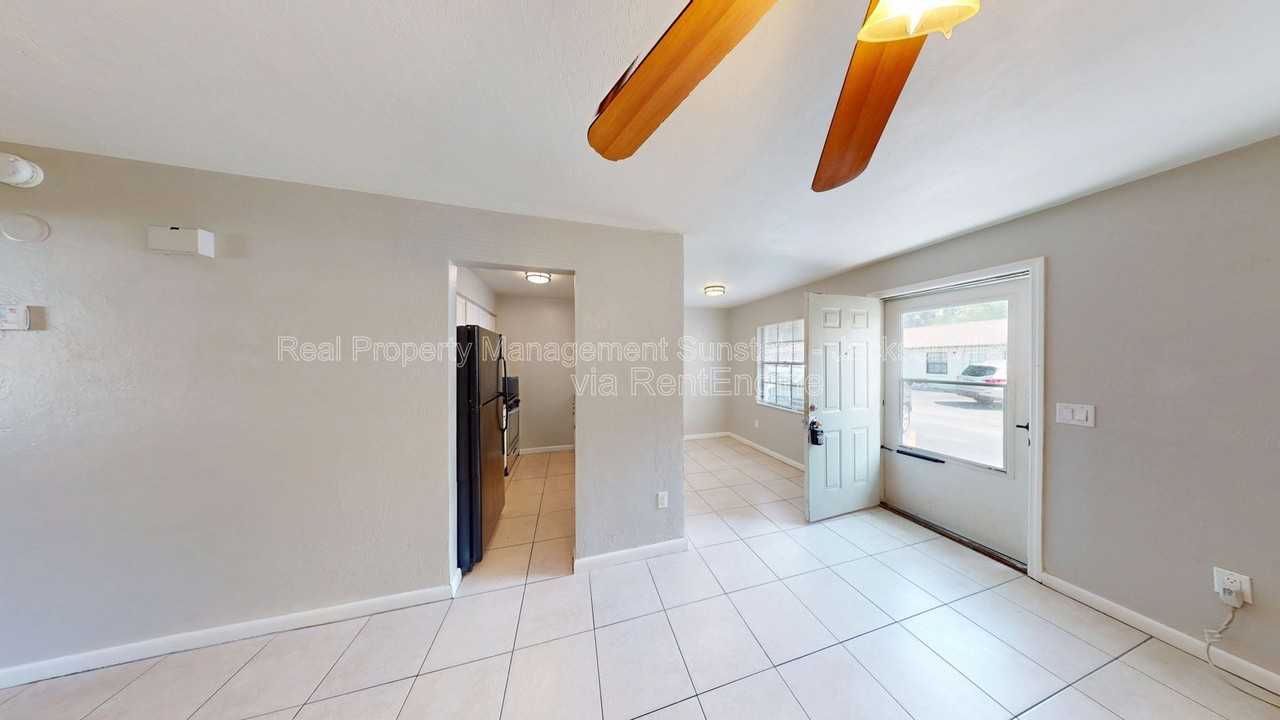 1010 Bronson St #3 - Photo 4 of 16