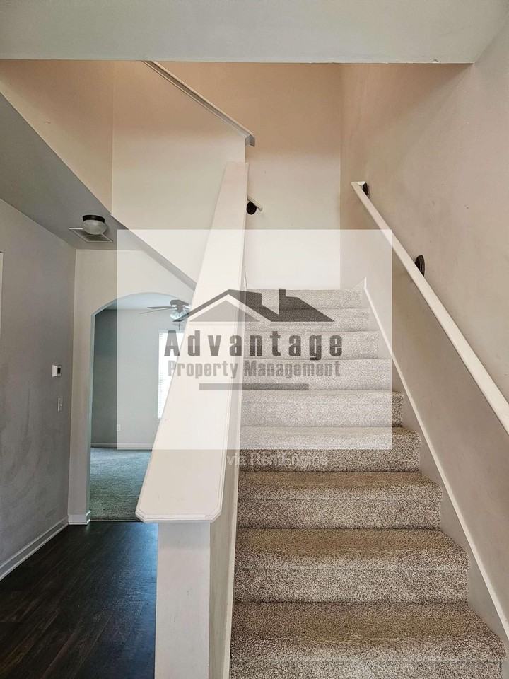 250 Magnaview Dr - Photo 2 of 16