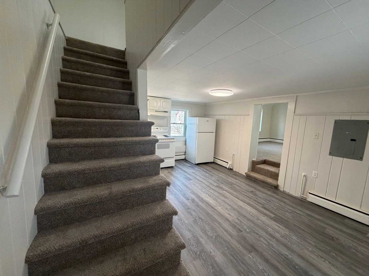 88 N State St #A - Photo 2 of 8