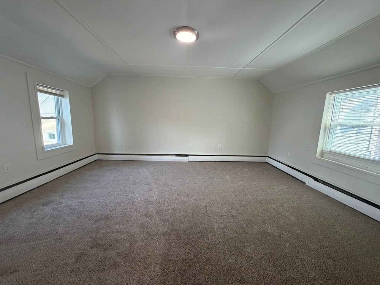 88 N State St #A - Photo 4 of 8