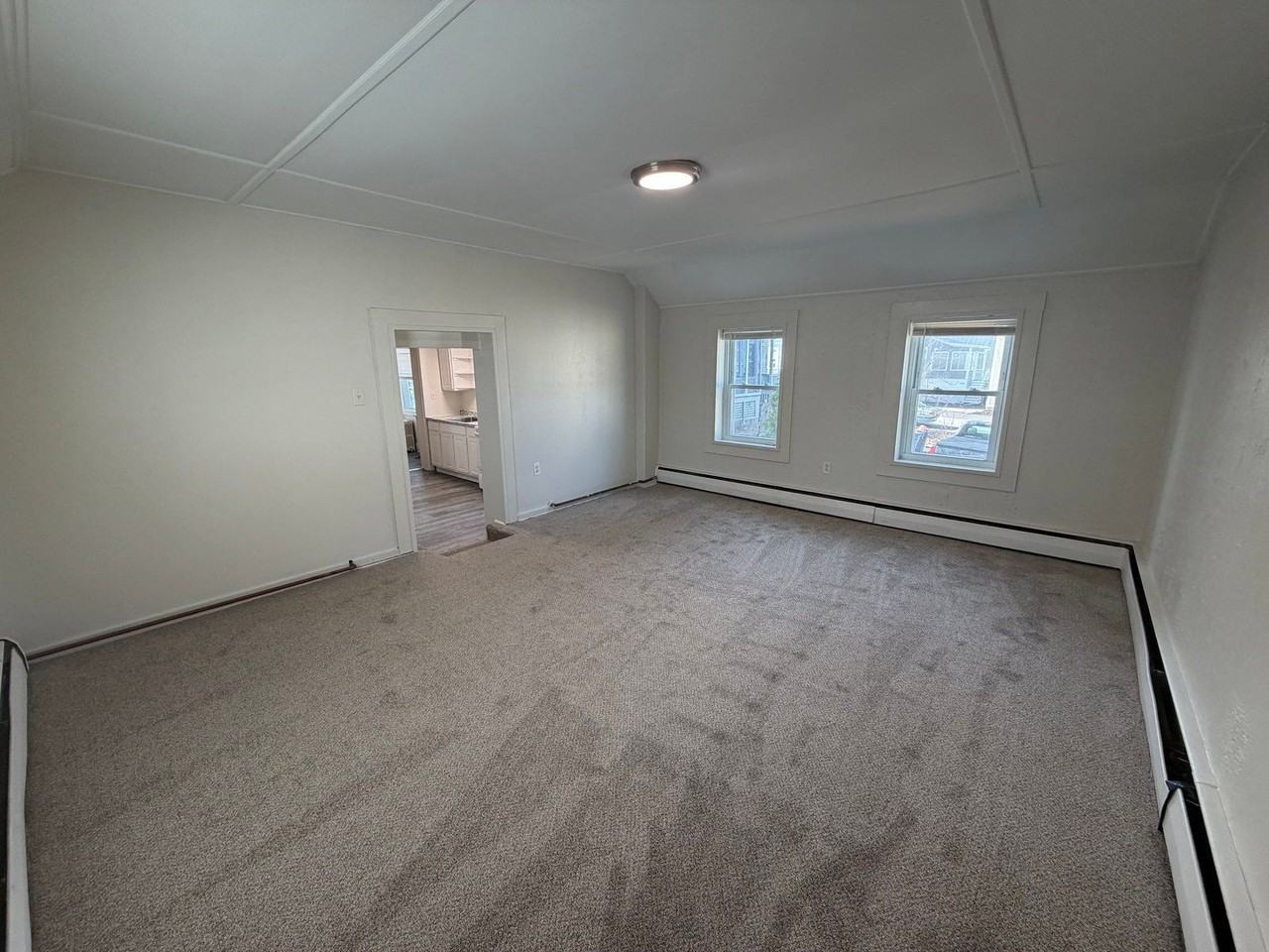 88 N State St #A - Photo 5 of 8