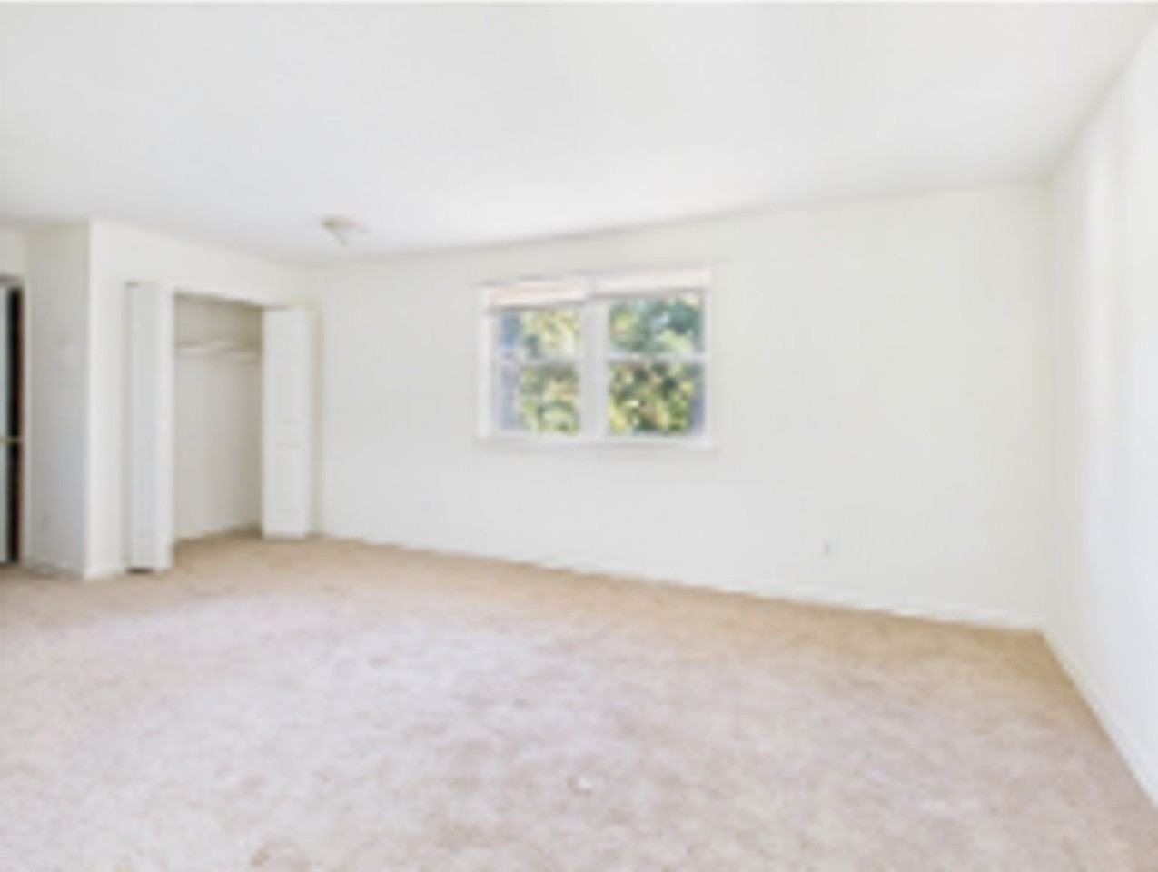 1900 Warren Ave #D - Photo 2 of 10