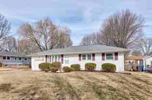 255 Florisota Dr - Photo 1 of 1